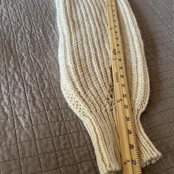 ZARA Sweater 🧶 - Picture 9 of 10